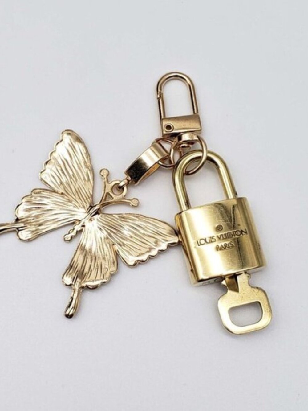 LV Authentic Gold Padlock 🔒 Key Set w/ Unbranded Butterfly Keychain Charm - Picture 5 of 5